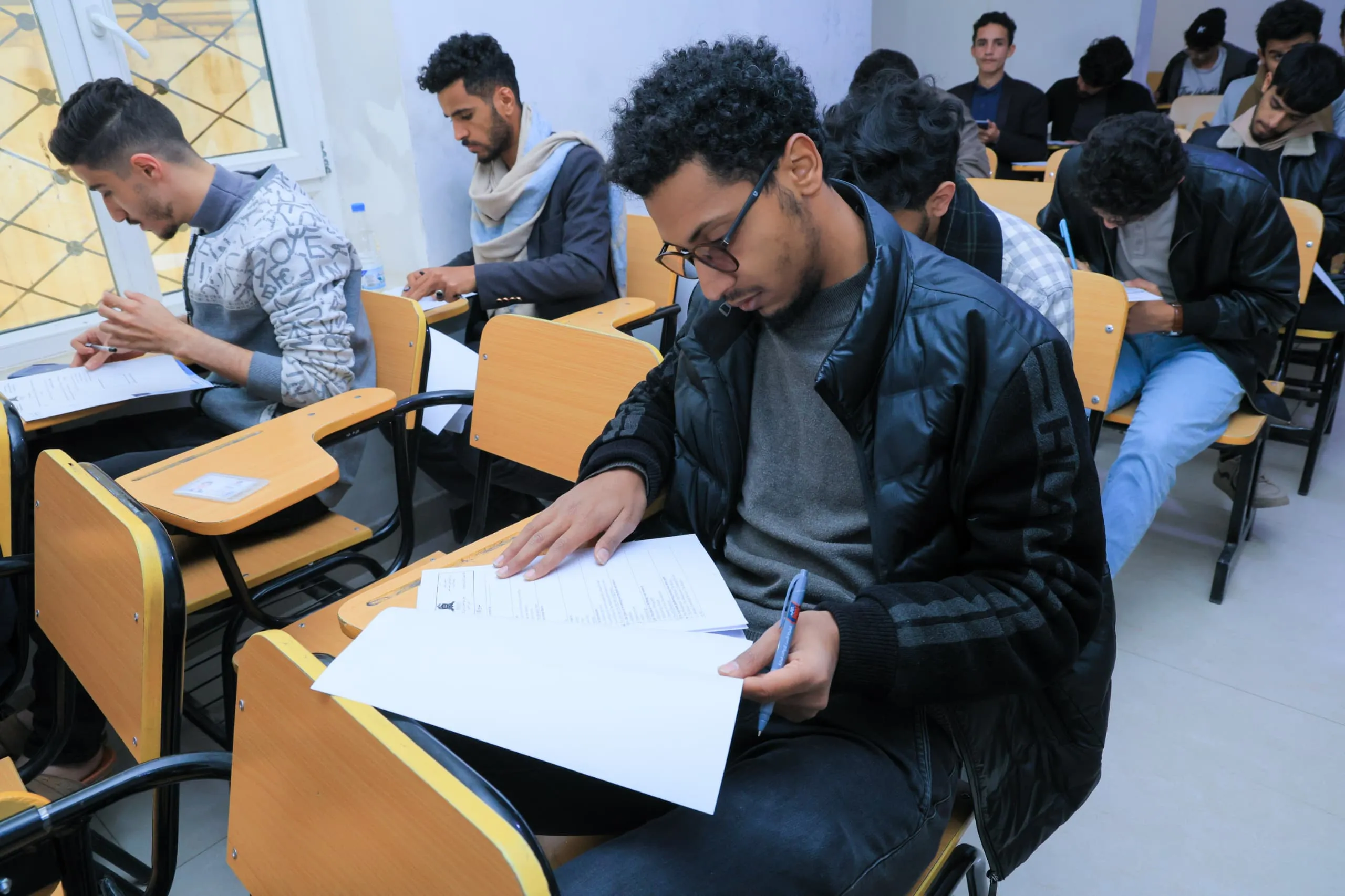 كلية الهندسة وتكنولوجيا المعلومات تدشّن الامتحانات النهائية للفصل الدراسي الثاني وسط أجواء أكاديمية منضبطة ومحفّزة