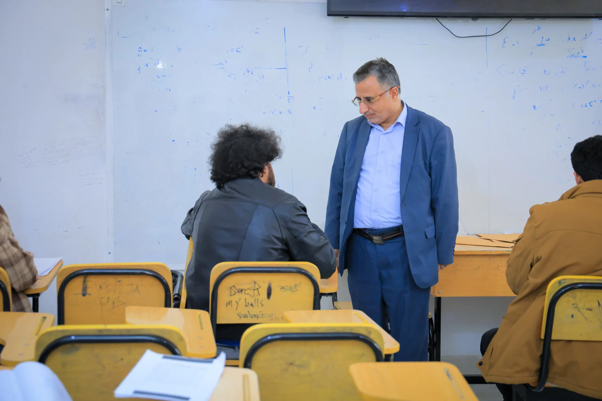 كلية الهندسة وتكنولوجيا المعلومات تدشّن الامتحانات النهائية للفصل الدراسي الثاني وسط أجواء أكاديمية منضبطة ومحفّزة