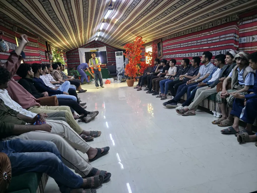 طلاب هندسة الميكاترونكس بالجامعة الإماراتية الدولية في زيارة علمية إلى مدينة الحديدة لتعزيز التكامل بين النظرية والتطبيق