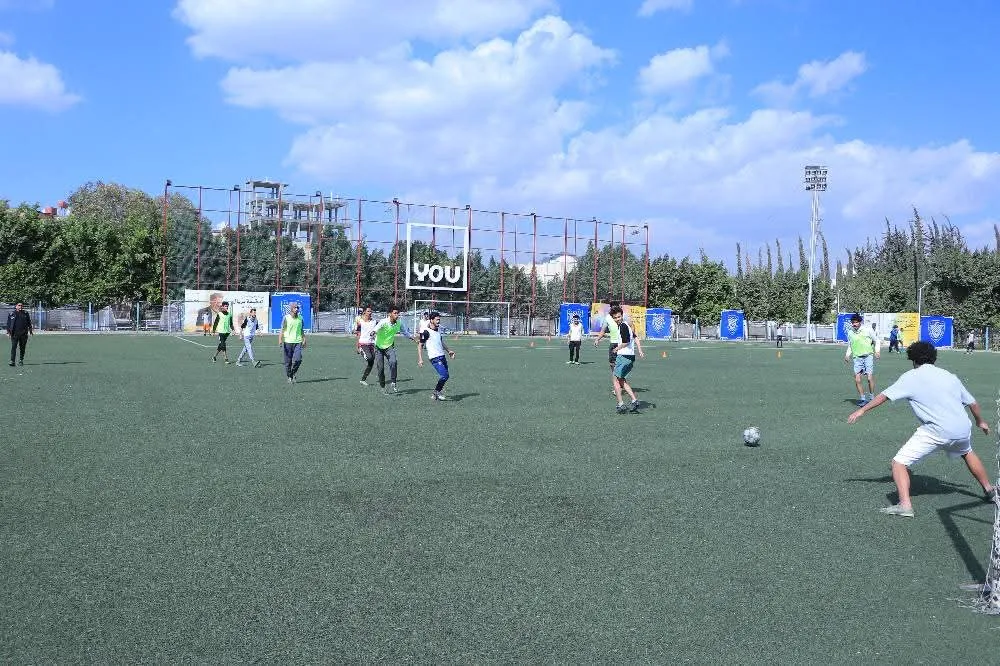 The Ramadan football league between university colleges was launched in a uniquely enthusiastic atmosphere.