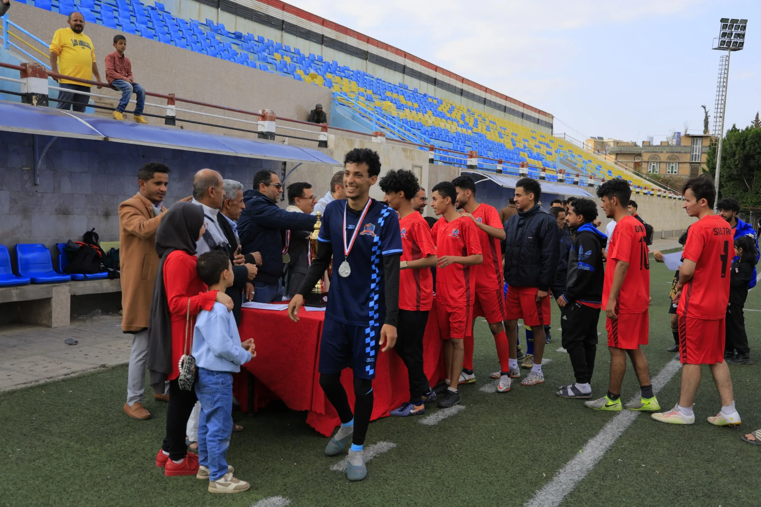 إختتام بطولة الدوري الرمضاني لكرة القدم بين كليات الجامعة بتتويج قسم العلوم المالية والمصرفية بطلاً للبطولة