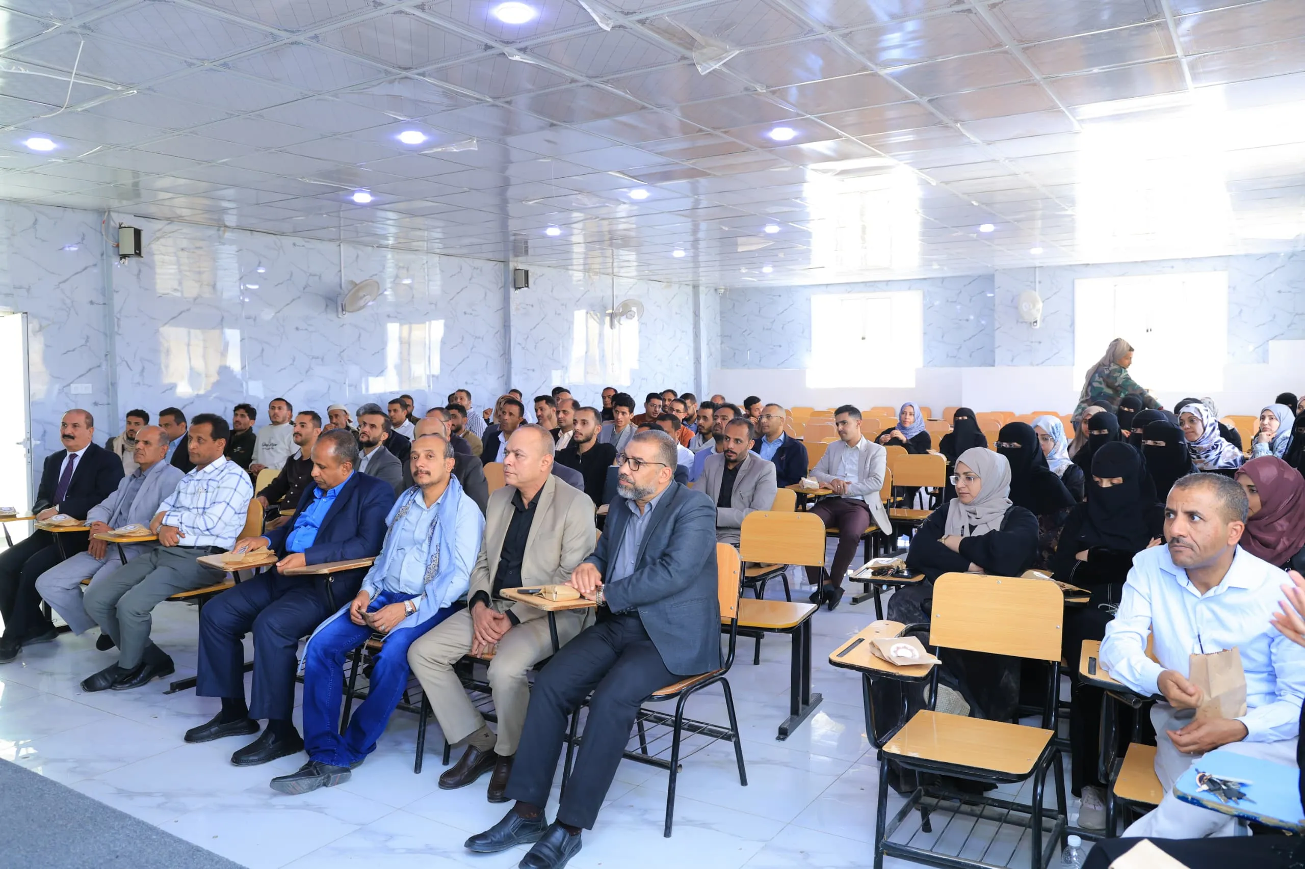 الجامعة الإماراتية تعقد لقاءً موسعاً لتبادل تهاني عيد الفطر وتستعرض استعداداتها للقبول والتسجيل