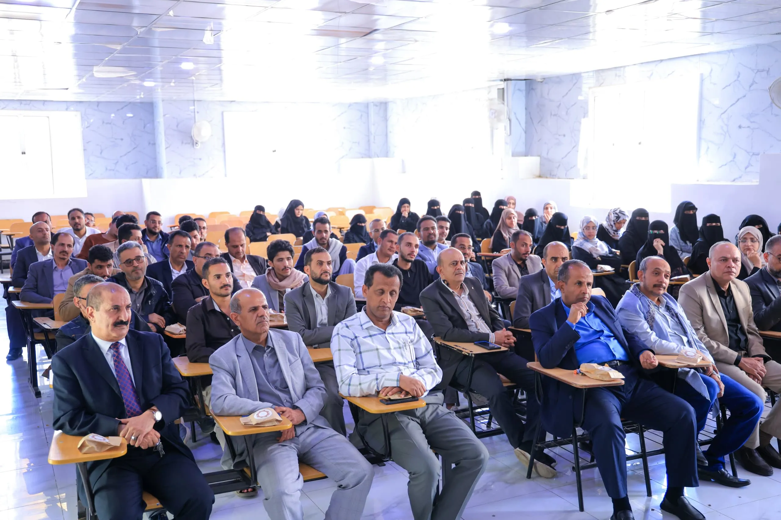 الجامعة الإماراتية تعقد لقاءً موسعاً لتبادل تهاني عيد الفطر وتستعرض استعداداتها للقبول والتسجيل