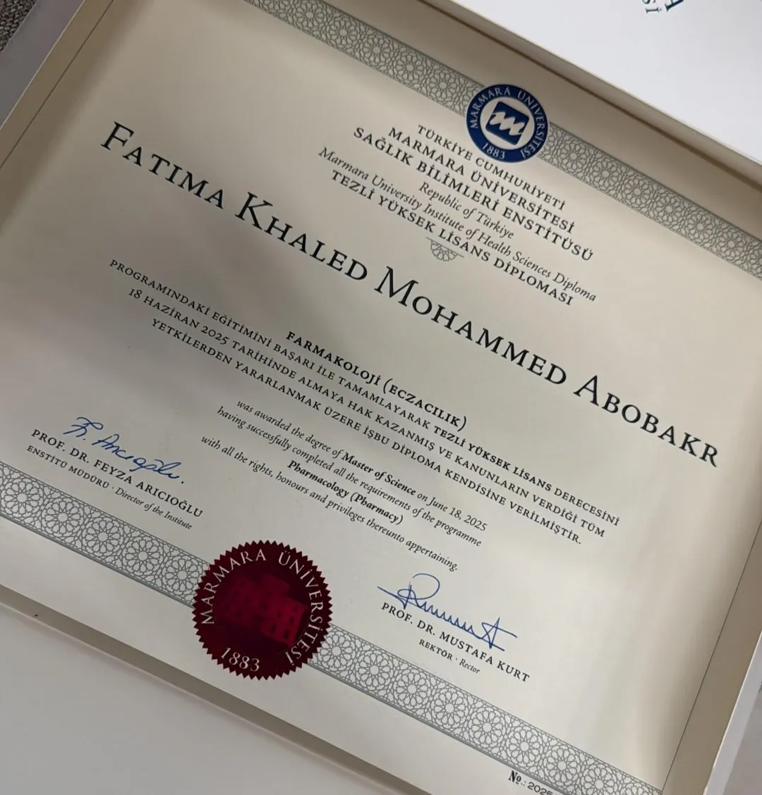 بحث مبتكر في التوصيل الدوائي بتقنية النانو تكنولوجي لفيتامين B12 يمنح خريجة الجامعة الإماراتية فاطمة أبوبكر درجة الماجستير من جامعة مرمرة التركية