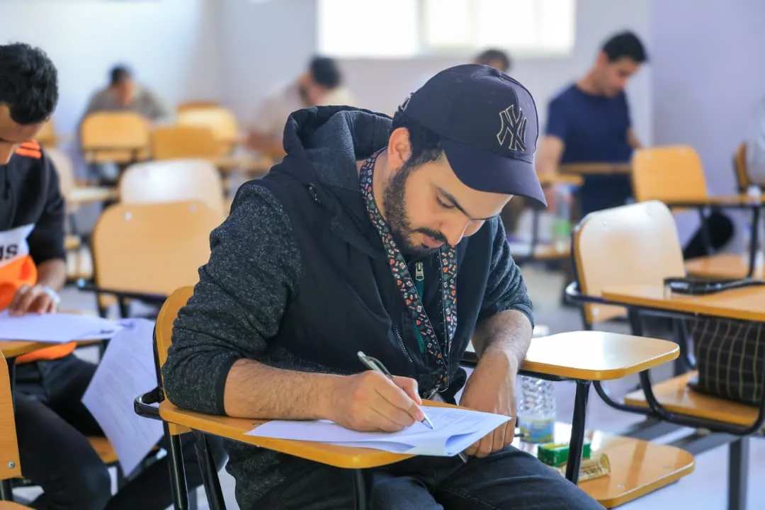 تدشين الإمتحانات النهائية للفصل الدراسي الثاني بكلية الطب والعلوم الصحية لطلبة المستويات الثاني فأعلى