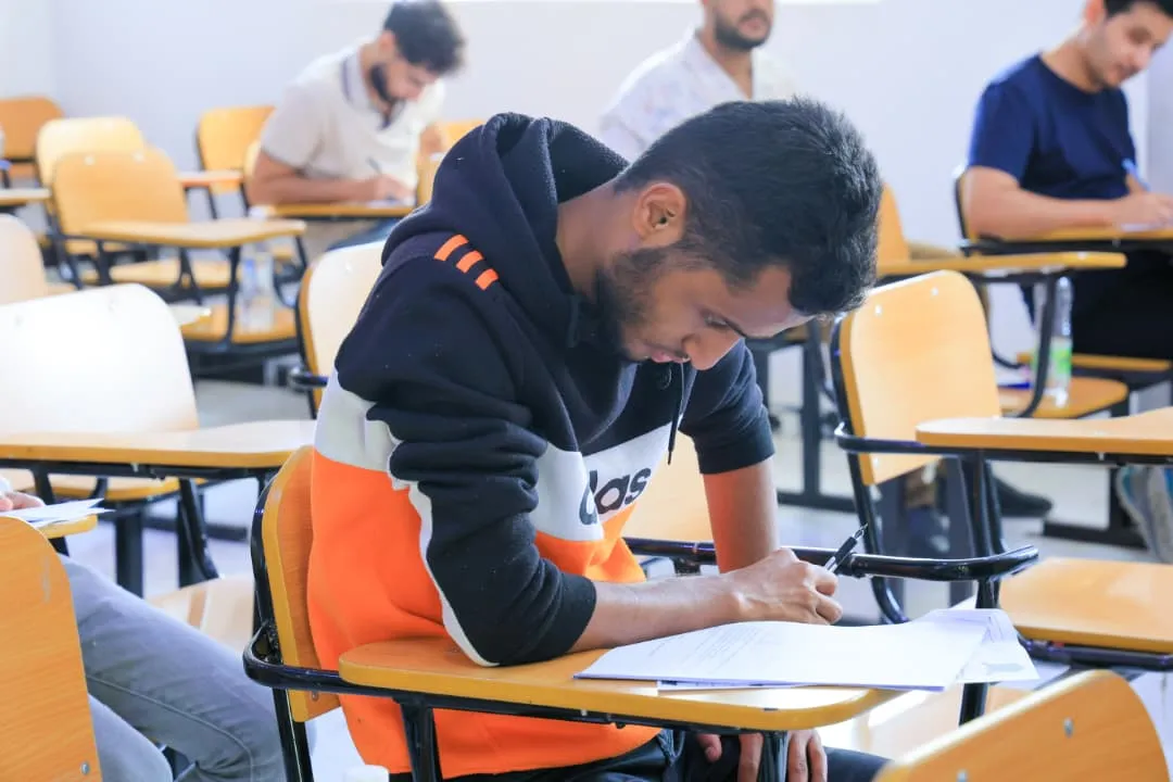 تدشين الإمتحانات النهائية للفصل الدراسي الثاني بكلية الطب والعلوم الصحية لطلبة المستويات الثاني فأعلى