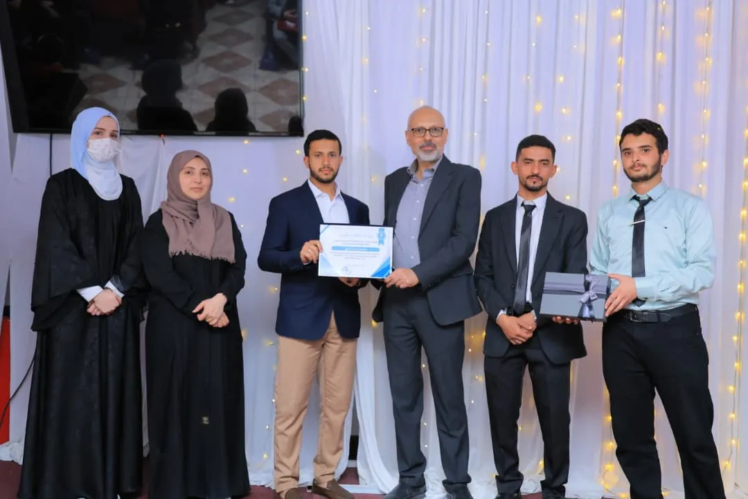 "أثر" تصنع الفرق.. طلبة طب الأسنان المستوى الخامس يحتفون بصنّاع رحلتهم التعليمية