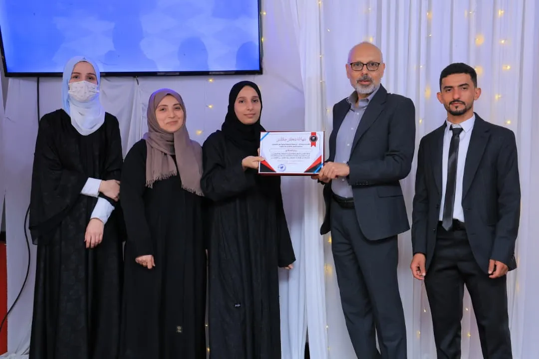 "أثر" تصنع الفرق.. طلبة طب الأسنان المستوى الخامس يحتفون بصنّاع رحلتهم التعليمية