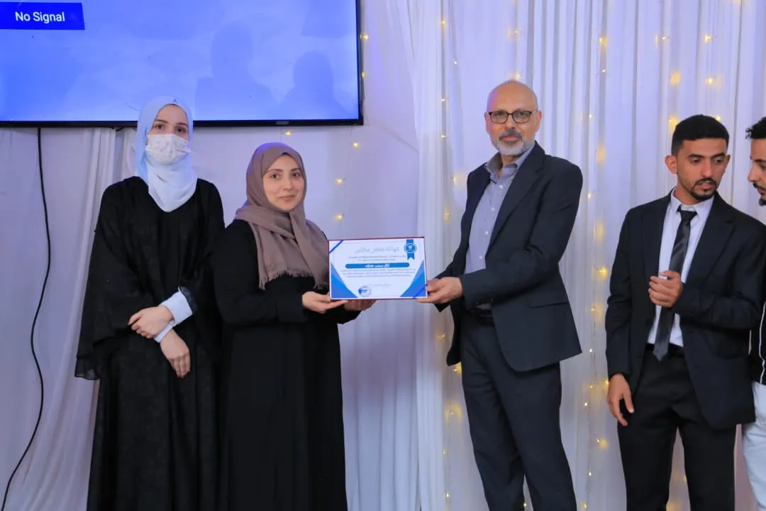 "أثر" تصنع الفرق.. طلبة طب الأسنان المستوى الخامس يحتفون بصنّاع رحلتهم التعليمية