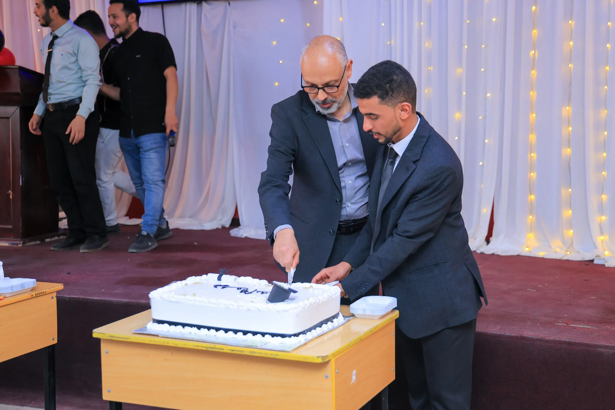 "أثر" تصنع الفرق.. طلبة طب الأسنان المستوى الخامس يحتفون بصنّاع رحلتهم التعليمية