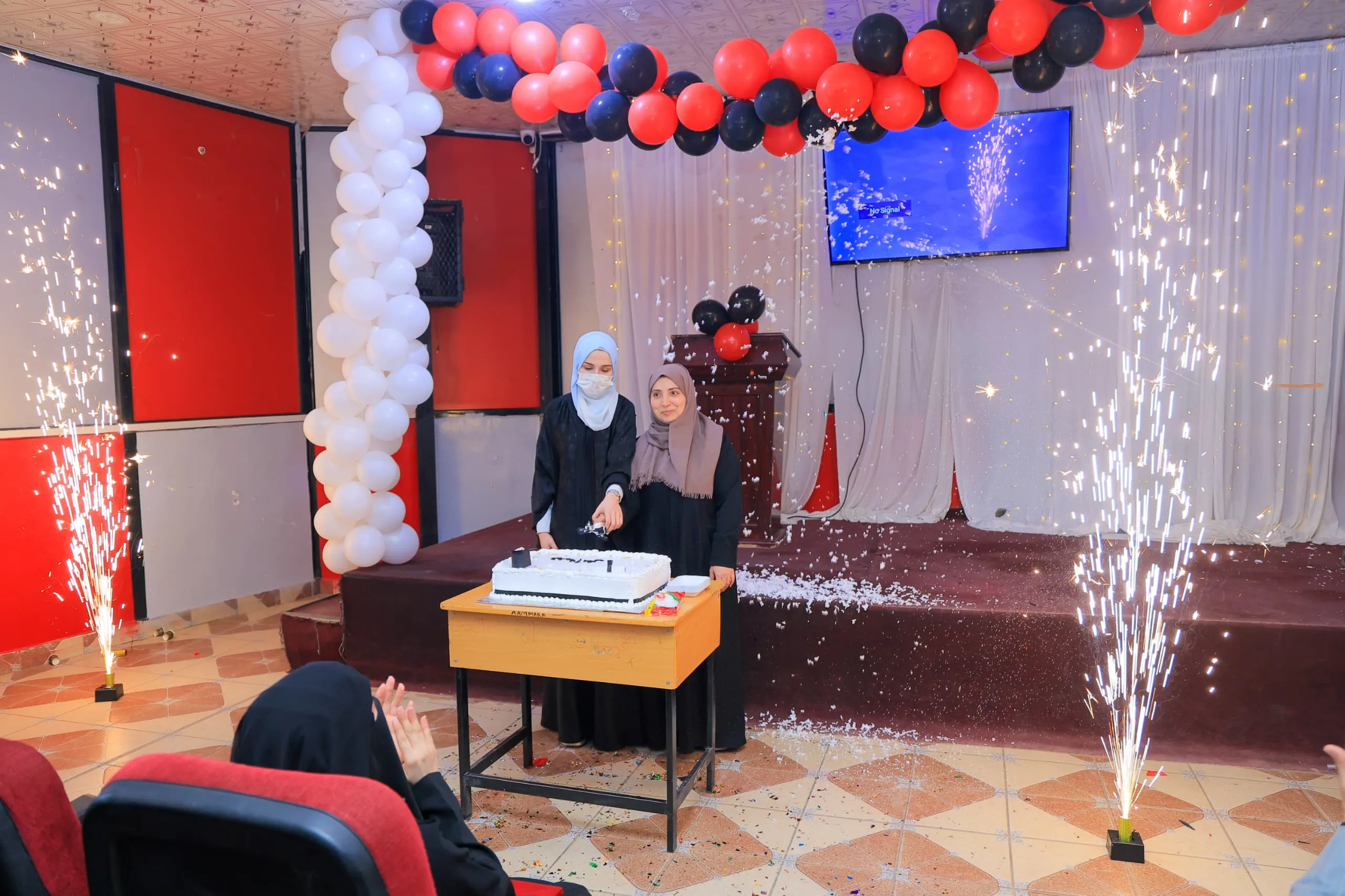 "أثر" تصنع الفرق.. طلبة طب الأسنان المستوى الخامس يحتفون بصنّاع رحلتهم التعليمية