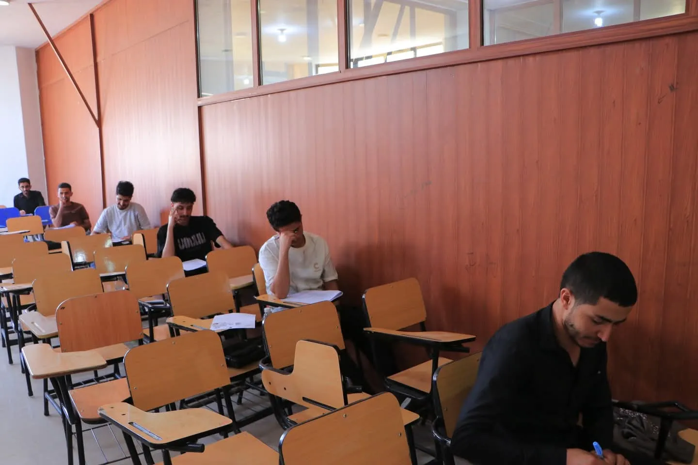 A confident start to exams at the College of Dentistry... University leadership launches second semester exams for levels two and above