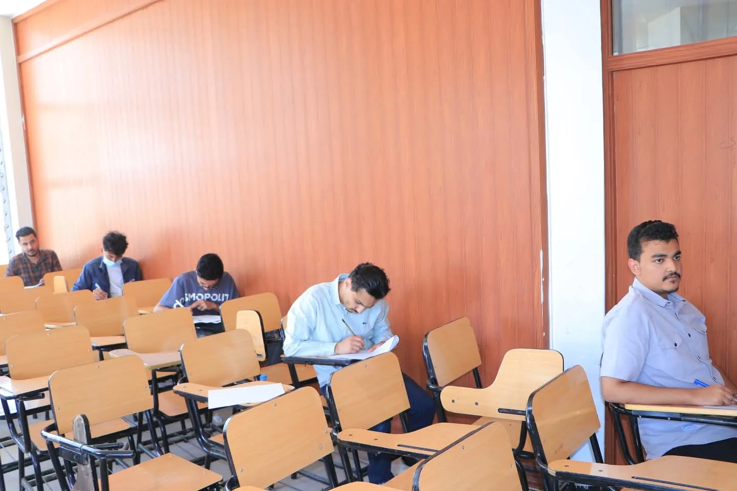 A confident start to exams at the College of Dentistry... University leadership launches second semester exams for levels two and above