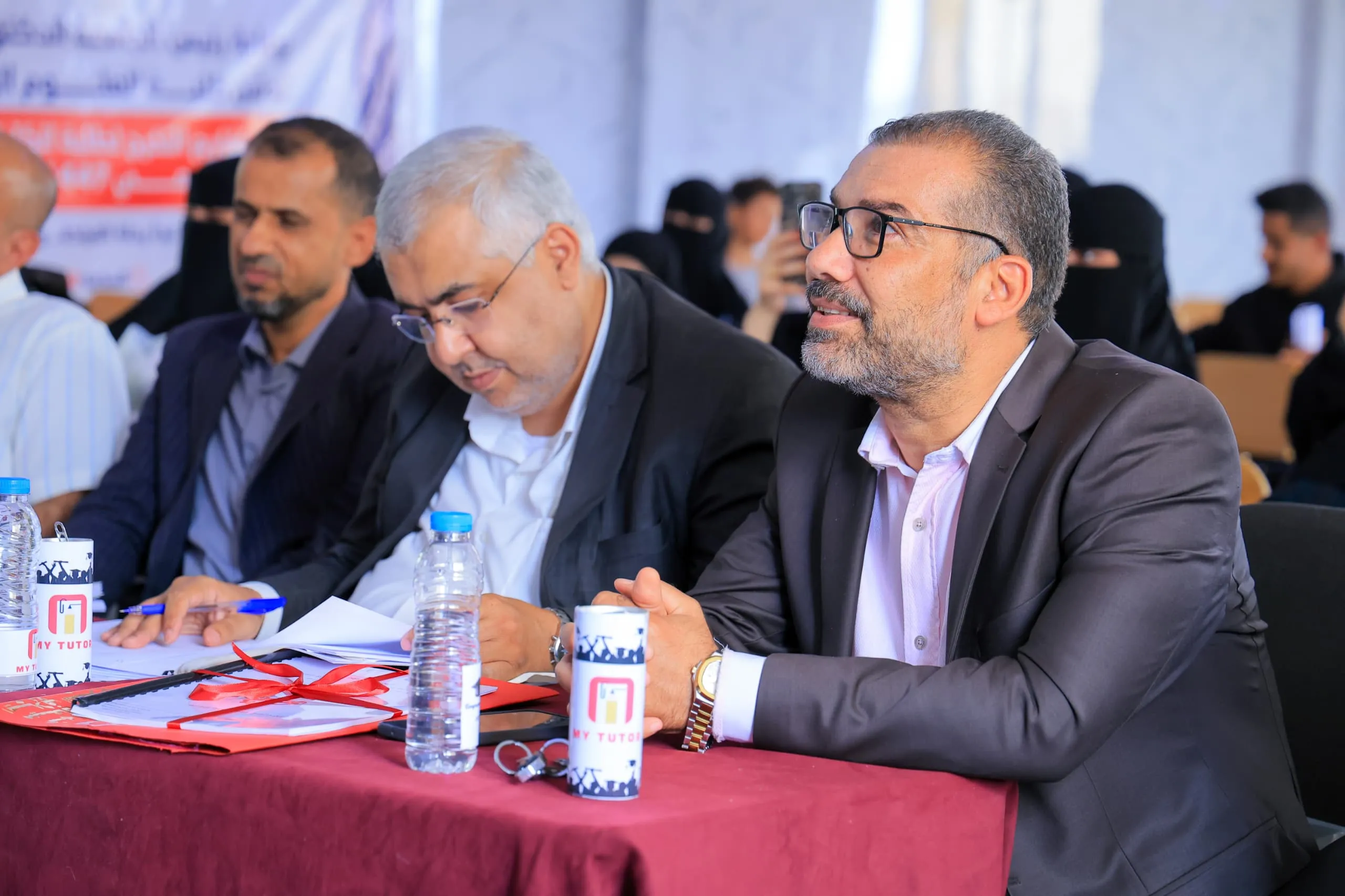 هنا يُصنع المستقبل.. تدشين مناقشات مشاريع التخرج بكلية العلوم الإدارية والمالية للعام الجامعي 2025-2026م