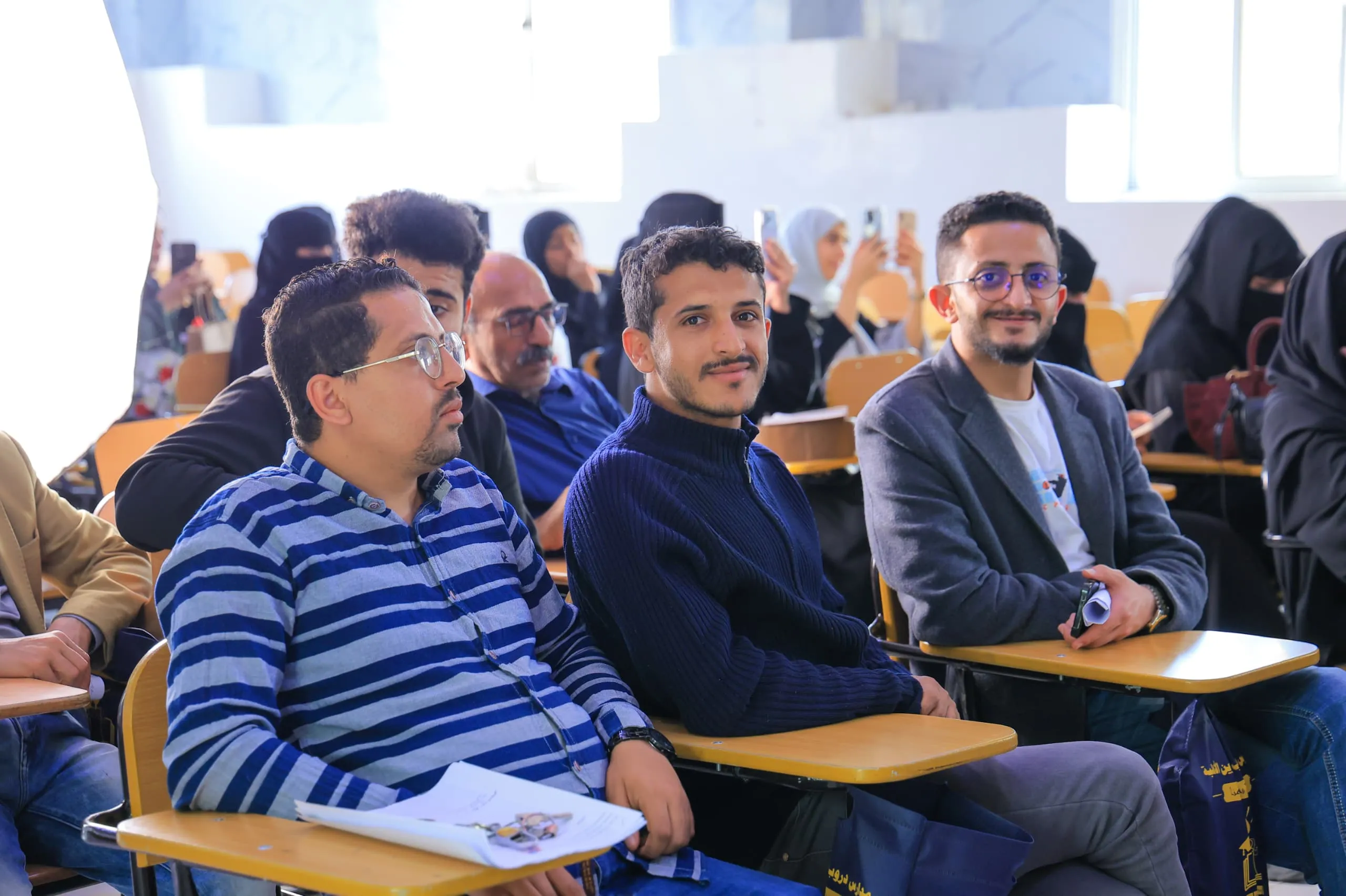 هنا يُصنع المستقبل.. تدشين مناقشات مشاريع التخرج بكلية العلوم الإدارية والمالية للعام الجامعي 2025-2026م