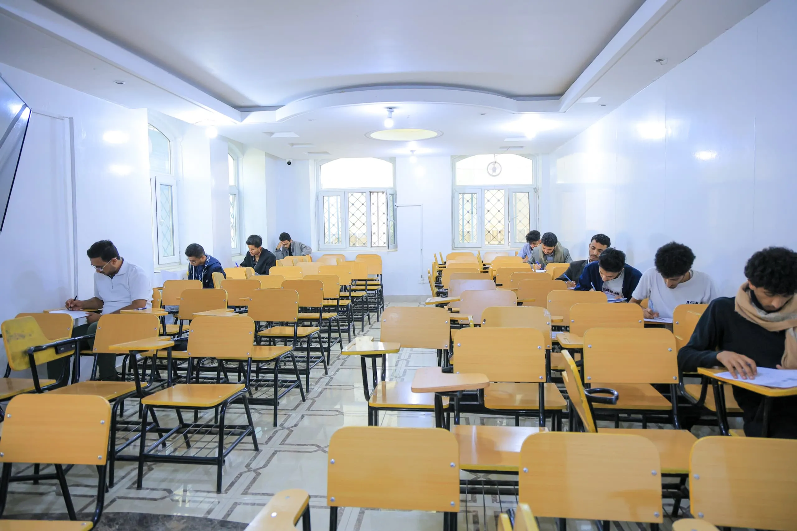 بداية جادة نحو التميُّز.. انطلاق الإمتحانات النهائية للفصل الثاني لطلبة المستوى الأول بكلية الهندسة