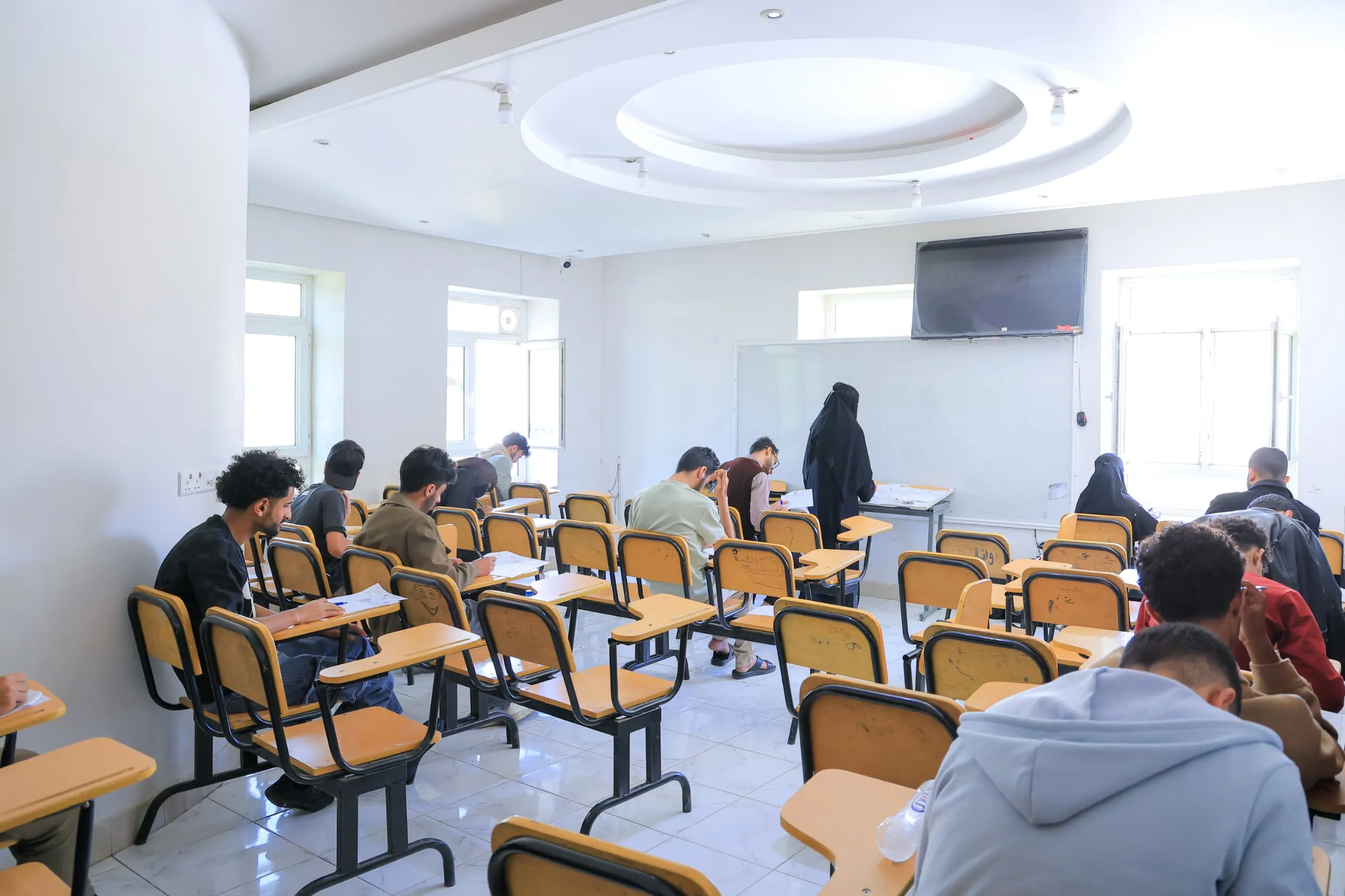 بداية جادة نحو التميُّز.. انطلاق الإمتحانات النهائية للفصل الثاني لطلبة المستوى الأول بكلية الهندسة