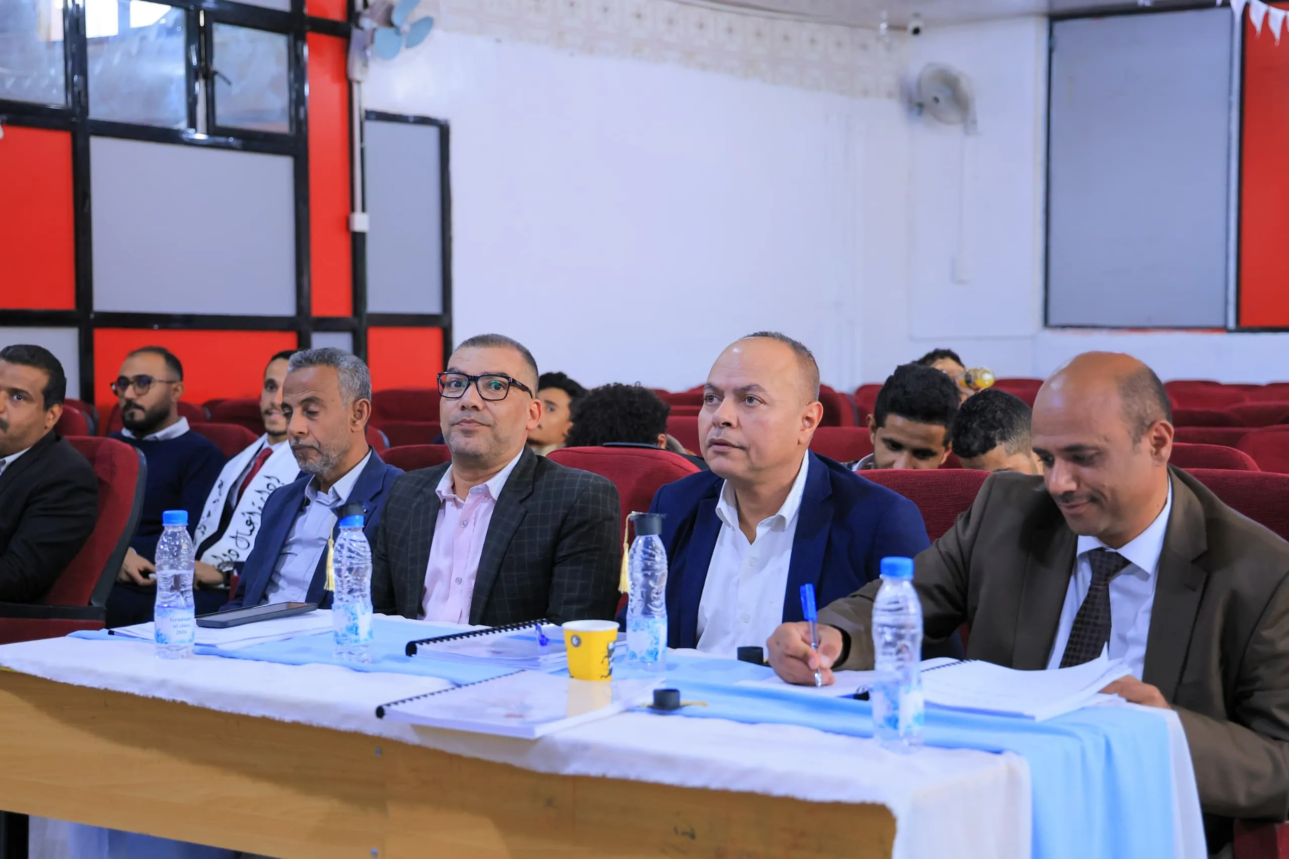 القيادة الذكية تصنع الاستدامة.. مشروع تخرج نوعي لطلبة من قسم إدارة الأعمال الدولية