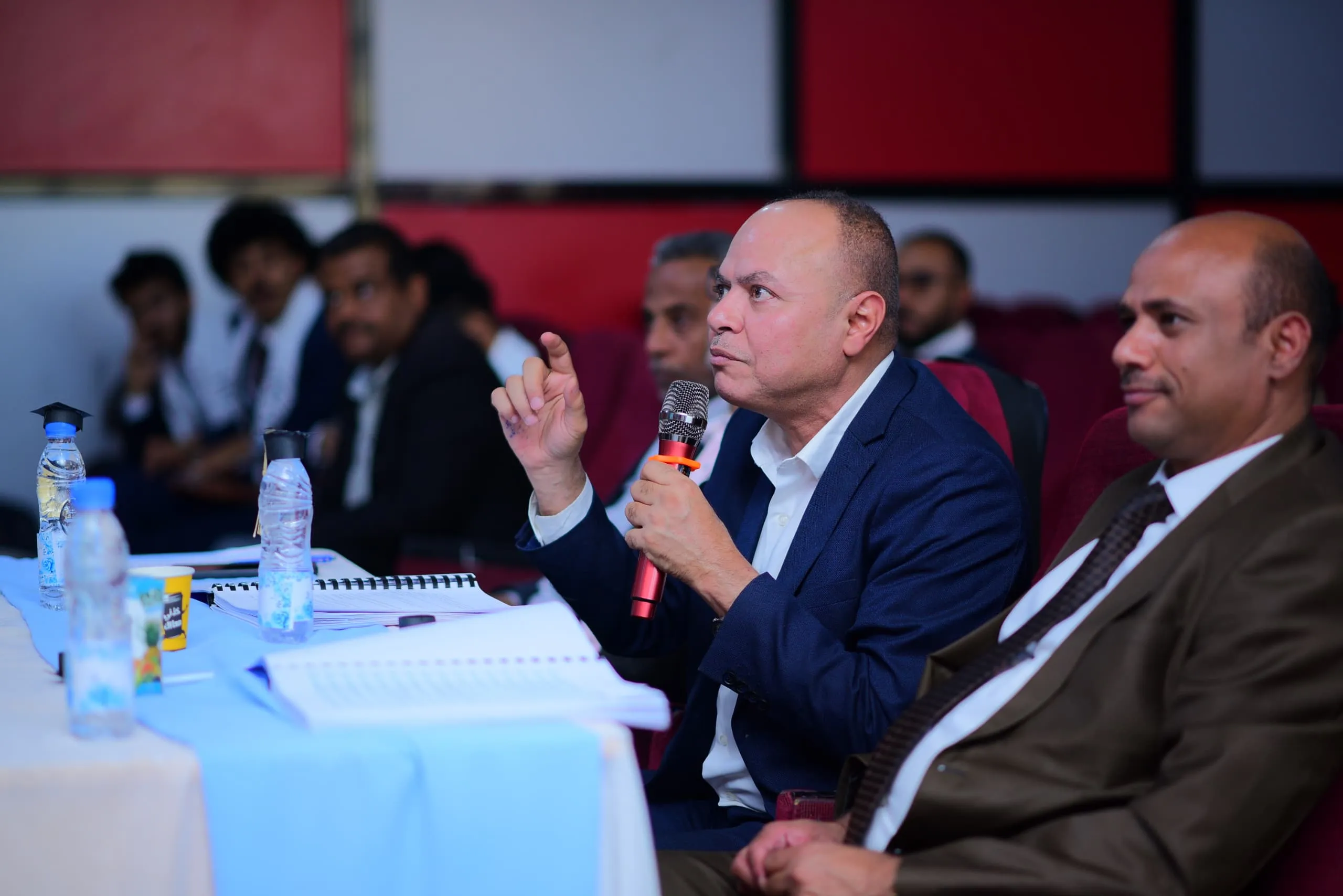 القيادة الذكية تصنع الاستدامة.. مشروع تخرج نوعي لطلبة من قسم إدارة الأعمال الدولية