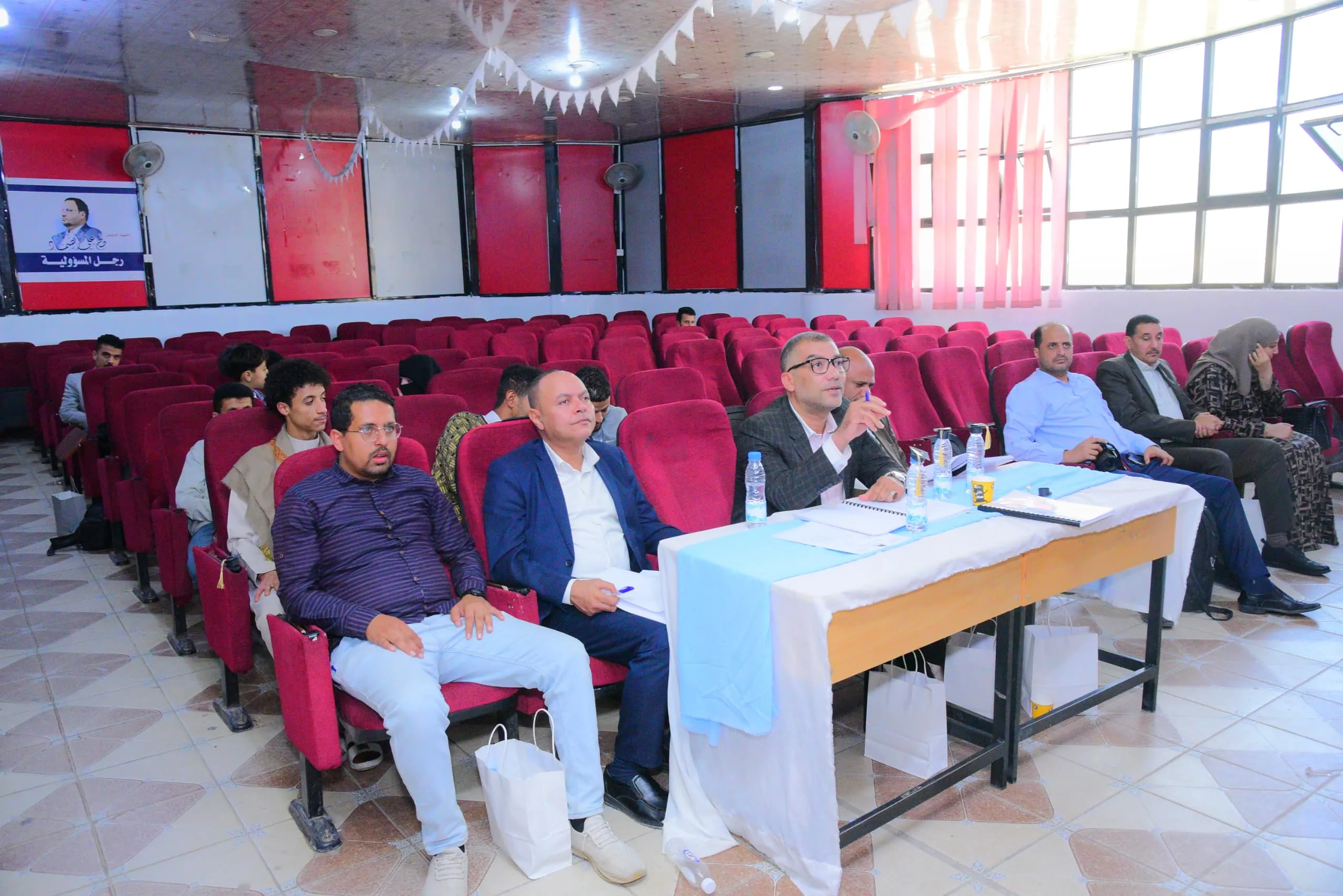 القيادة الذكية تصنع الاستدامة.. مشروع تخرج نوعي لطلبة من قسم إدارة الأعمال الدولية