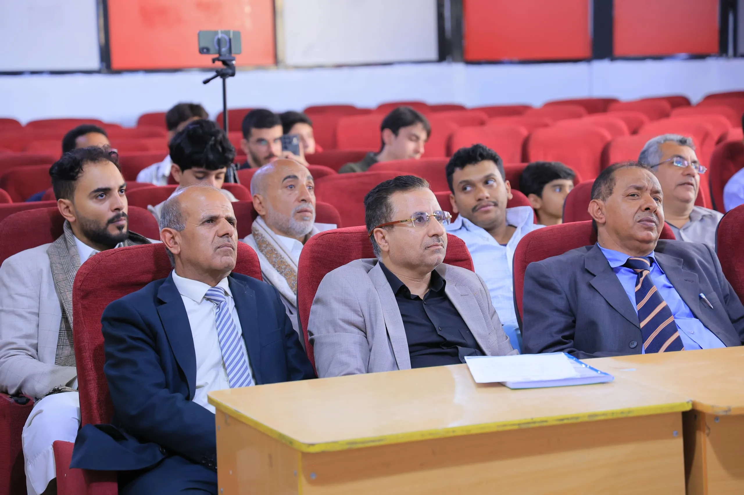 In a remarkable academic achievement, the UAE University launches discussions for its first cohort in Artificial Intelligence with an innovative project serving students.