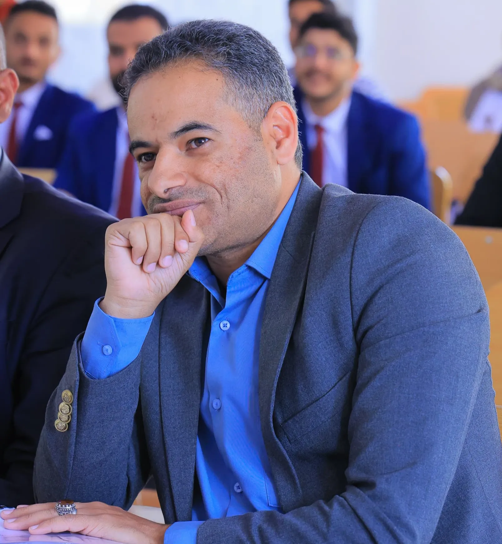 في مشهد أكاديمي يعكس نضج الفكر الإداري وريادة المخرجات.. مناقشة مشروع نوعي حول الاستقامة التنظيمية والنجاح الريادي