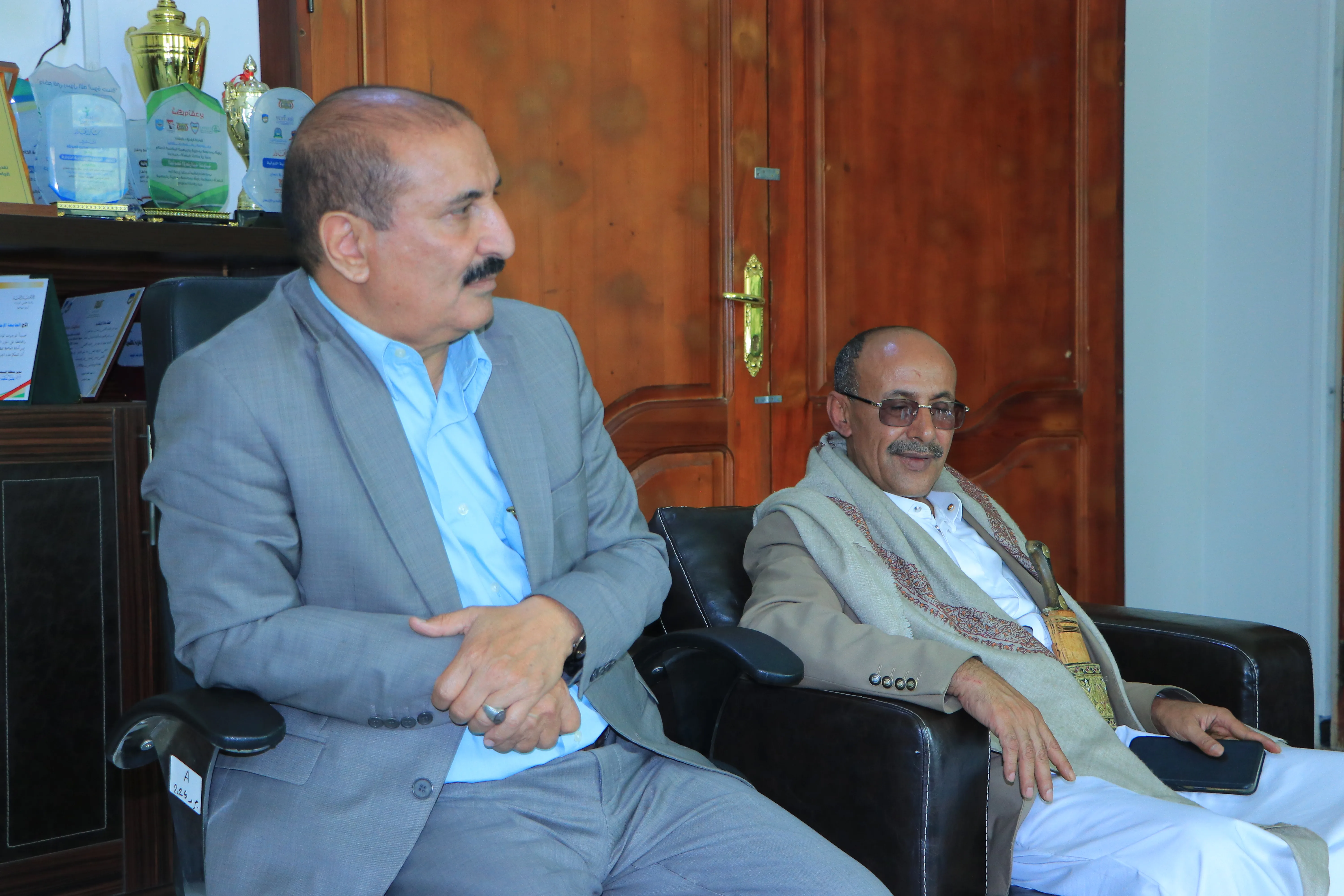 زيارة نوعية تعكس التميز الأكاديمي.. وزير الخدمة المدنية يطّلع على أحدث معامل الجامعة الإماراتية الدولية
