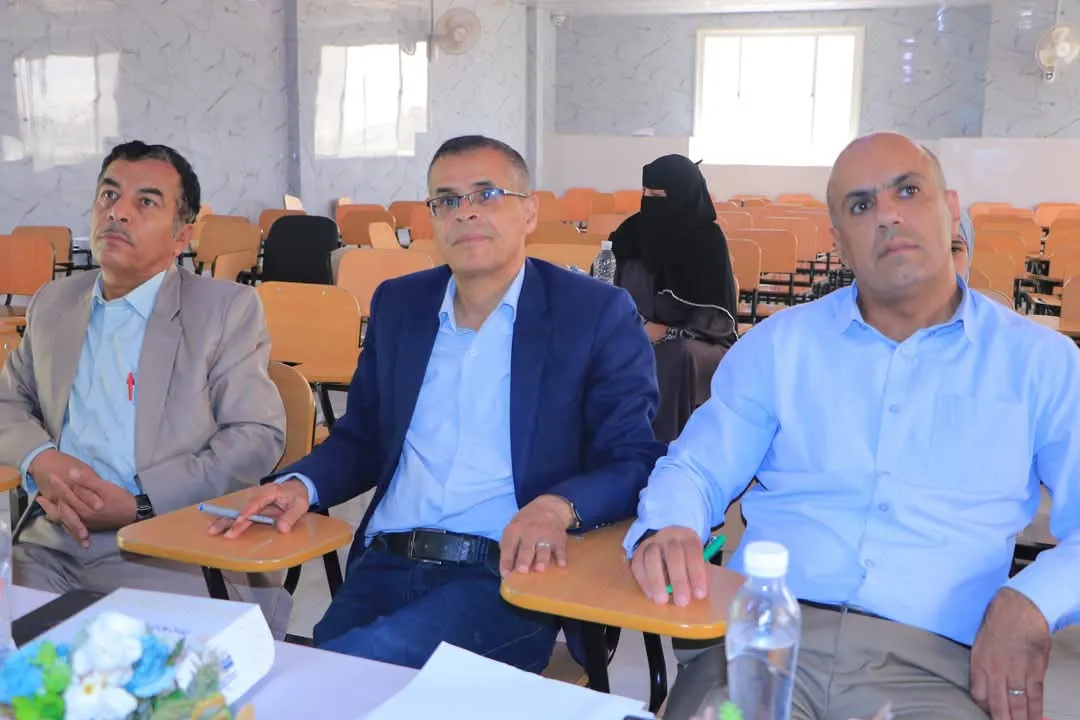 In a remarkable achievement reflecting the excellence of academic output, an innovative graduation project for the "Yemeni Real Estate" platform, aimed at digitally developing the real estate market, was discussed.