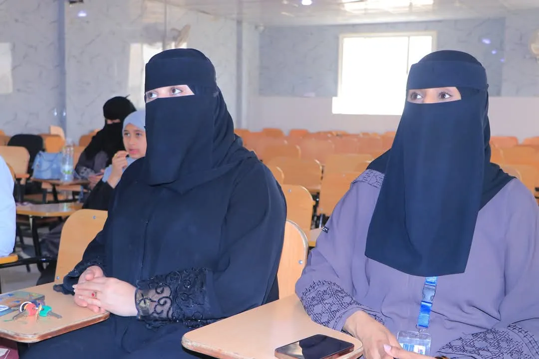 In a remarkable achievement reflecting the excellence of academic output, an innovative graduation project for the "Yemeni Real Estate" platform, aimed at digitally developing the real estate market, was discussed.
