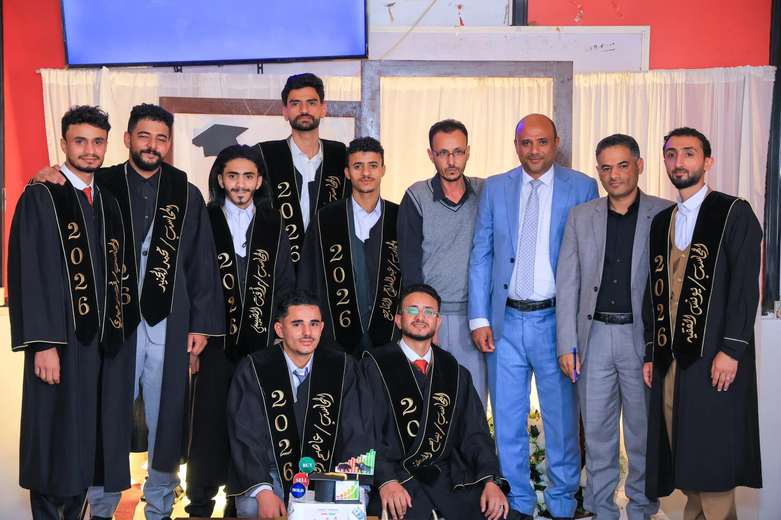 مشروع تخرج نوعي يكشف دور المحاسبة الرشيقة في خفض التكاليف الصناعية.. طلاب المحاسبة يقدمون حلولاً واقعية لقطاع الإنتاج