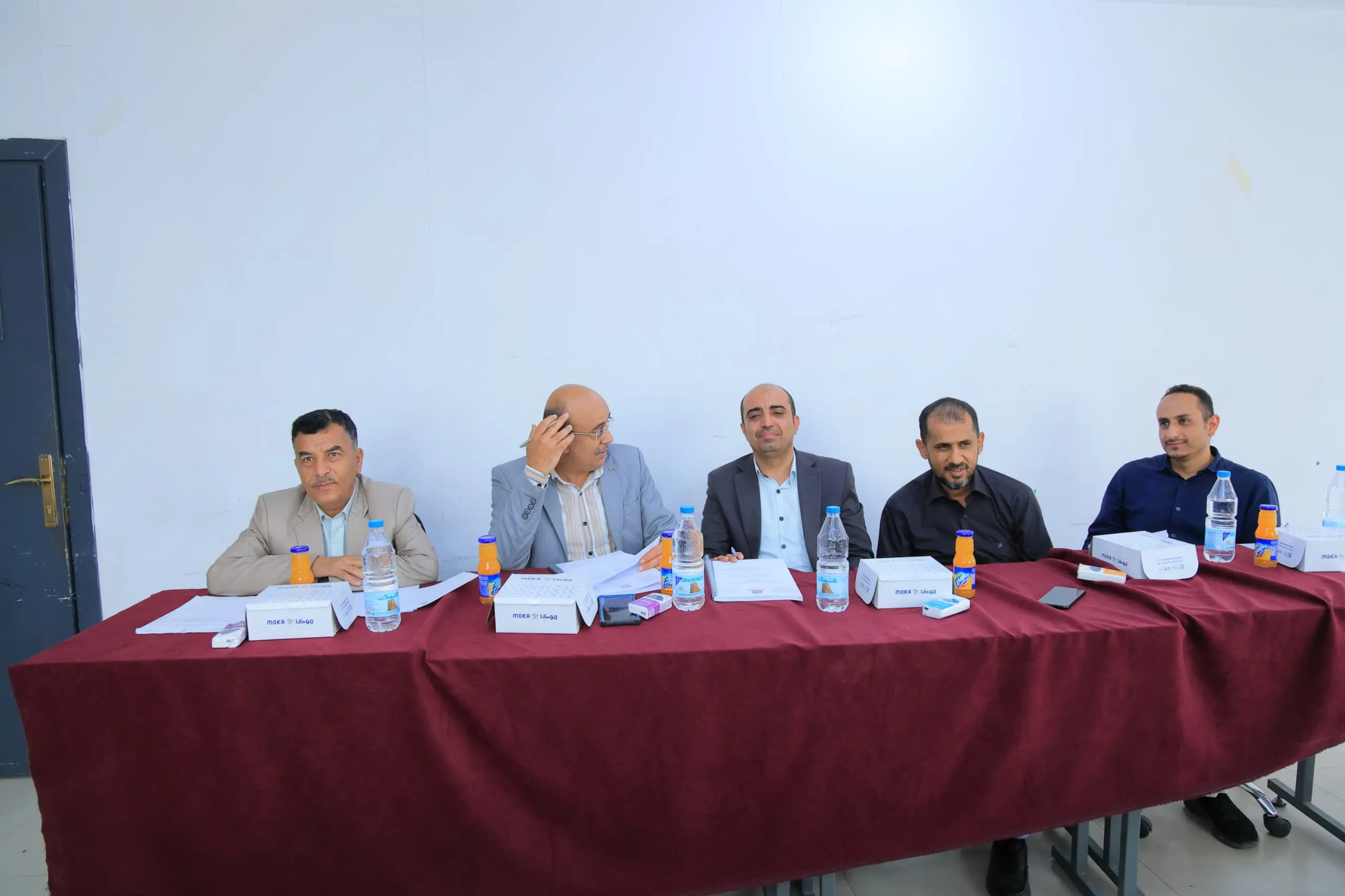ابتكار رقمي واعد يعيد تشكيل التجارة الإلكترونية: طلبة تكنولوجيا المعلومات يناقشون مشروع منصة الوساطة الذكية
