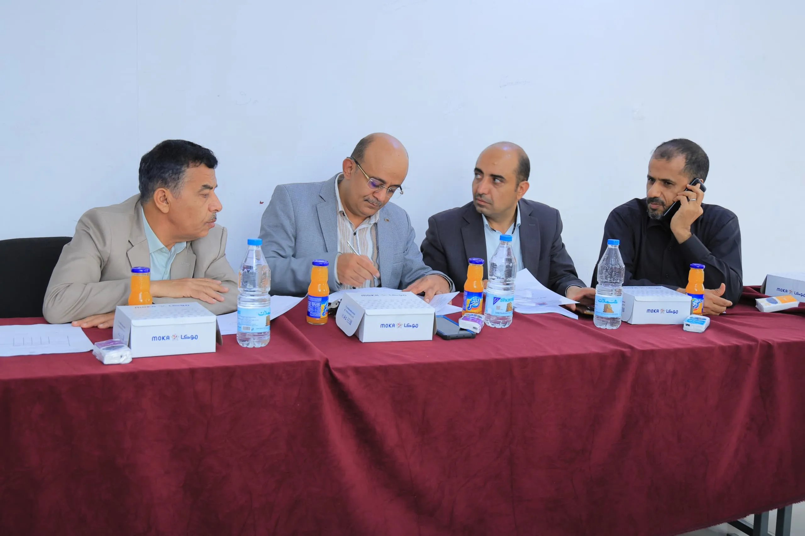 ابتكار رقمي واعد يعيد تشكيل التجارة الإلكترونية: طلبة تكنولوجيا المعلومات يناقشون مشروع منصة الوساطة الذكية