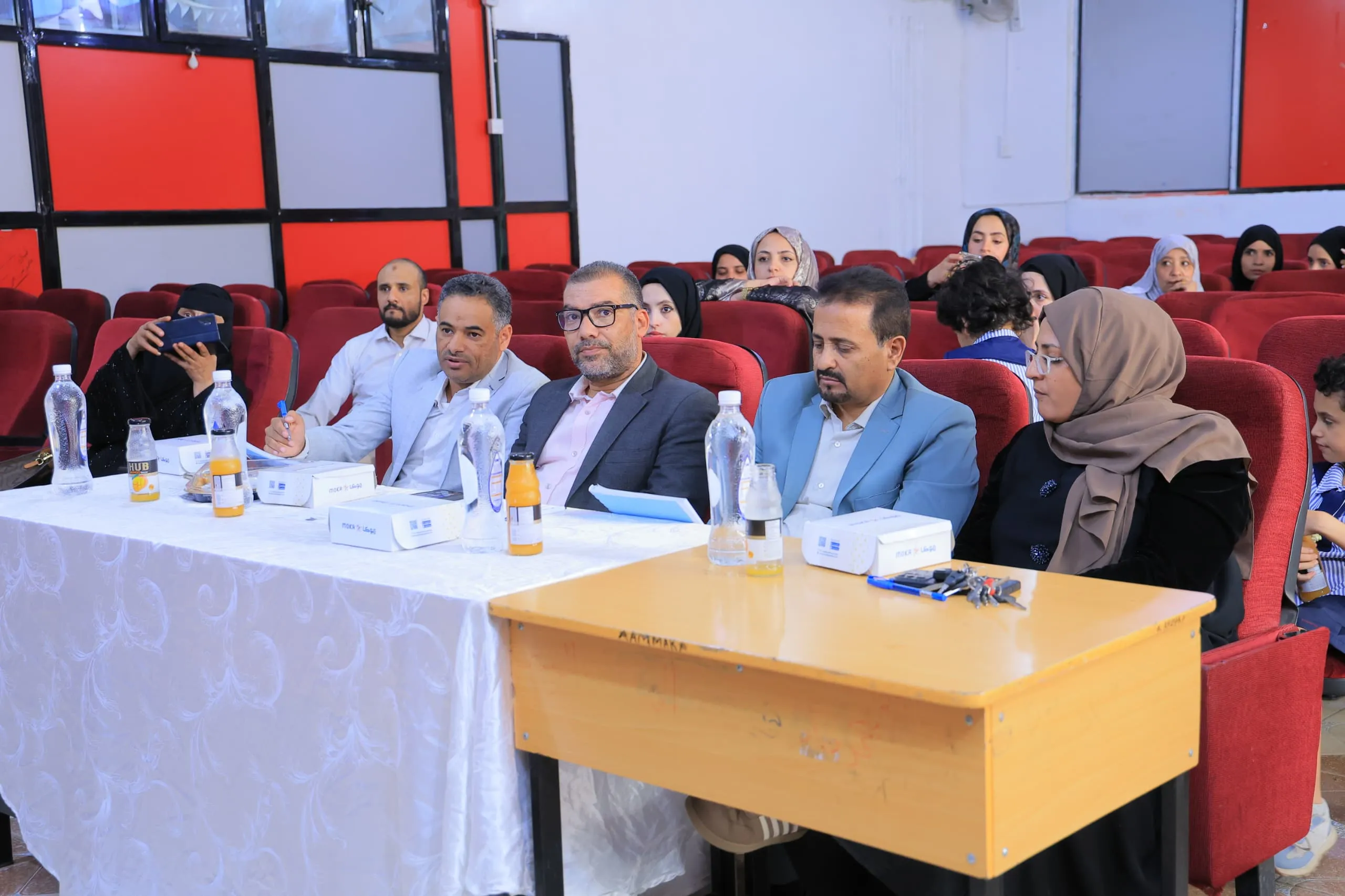 المرونة تصنع التميز: مشروع تخرج نوعي يكشف أسرار الارتقاء بالأداء المؤسسي في الجامعة الإماراتية الدولية