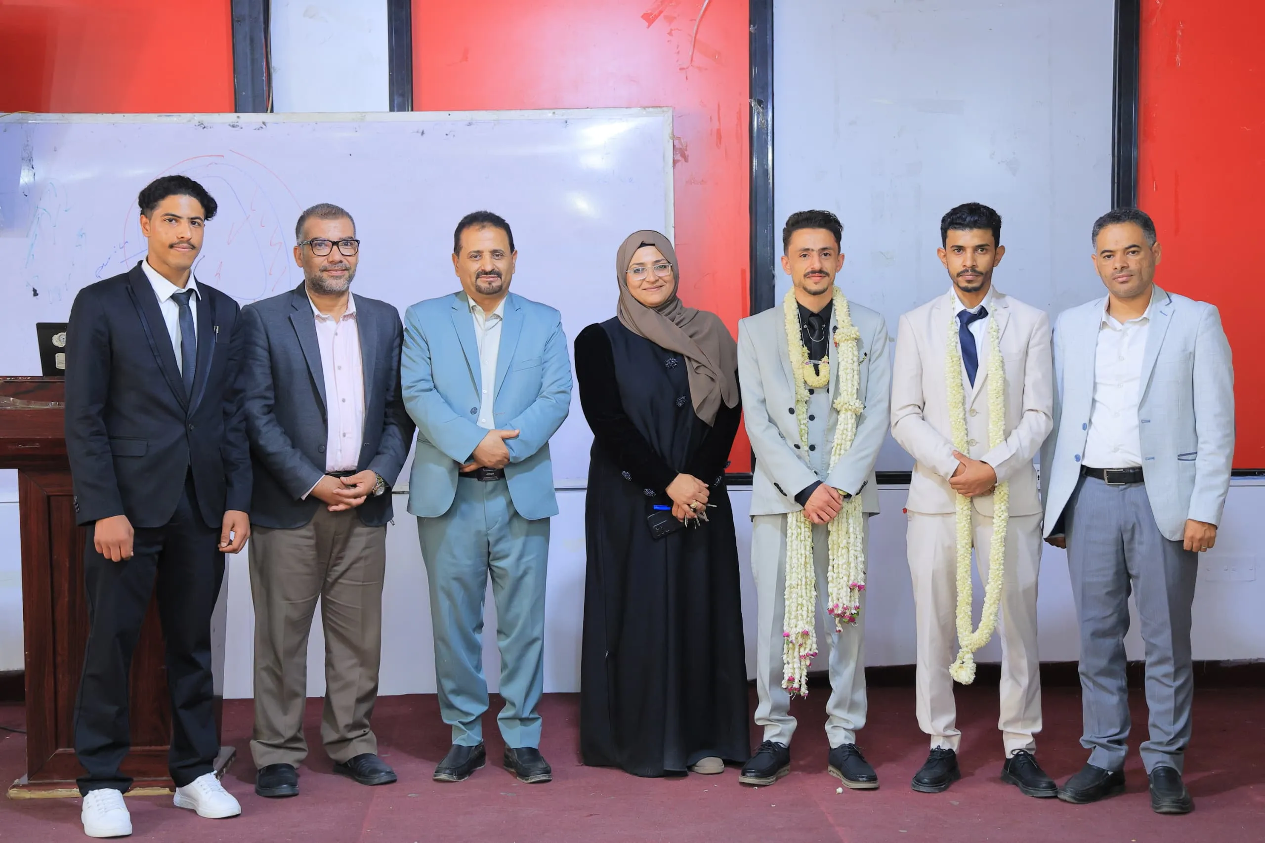 المرونة تصنع التميز: مشروع تخرج نوعي يكشف أسرار الارتقاء بالأداء المؤسسي في الجامعة الإماراتية الدولية