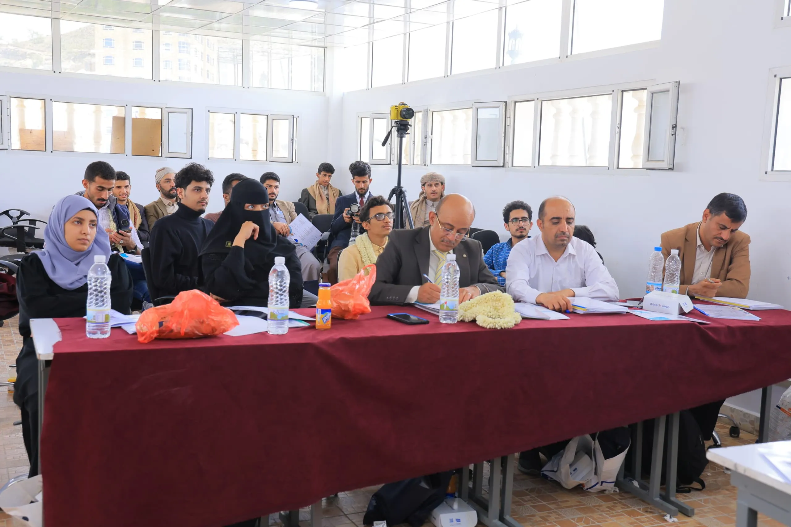 منصة ذكية لتنظيم الأفراح والمناسبات.. مشروع تخرج مبتكر لطلبة تكنولوجيا المعلومات بالجامعة الإماراتية