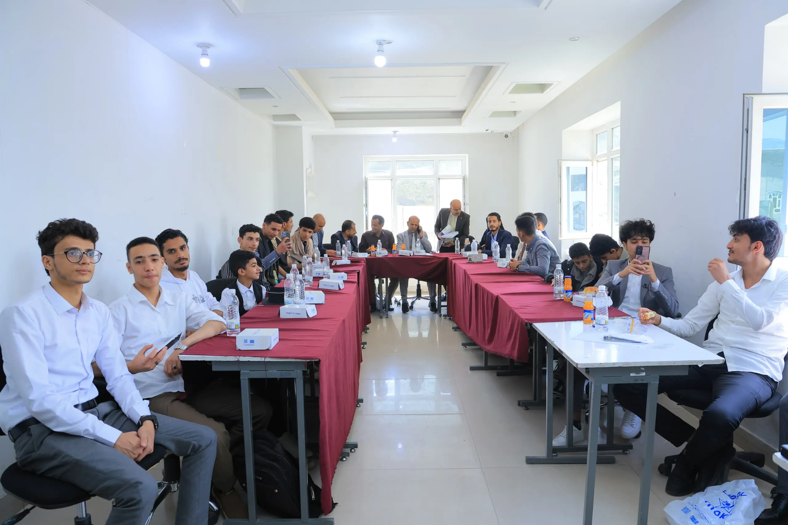 منصة ذكية تُعيد رسم مستقبل التنقل في اليمن.. إبداع طلابي يعكس جودة مخرجات الجامعة الإماراتية الدولية