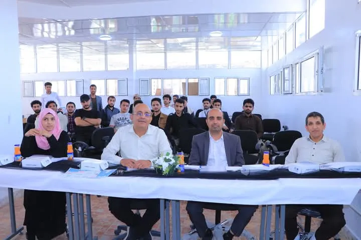 من فكرة إنسانية إلى حل رقمي مستدام.. طلاب الجامعة الإماراتية يبتكرون منصة ذكية لإعادة توزيع الأدوية