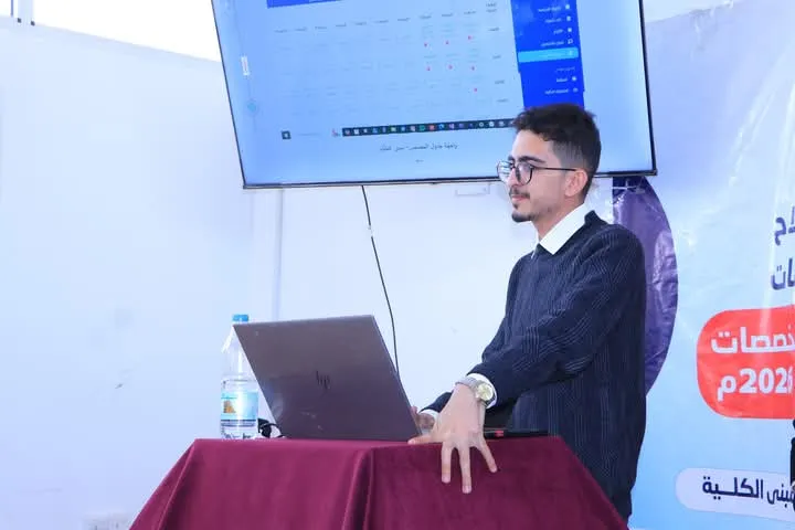منصة "مدارس".. مشروع تخرج ذكي يعيد رسم مستقبل التعليم الرقمي ويجسد تميز مخرجات الجامعة الإماراتية الدولية