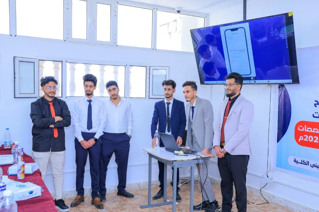 المرشد الطبي الذكي.. مشروع تقني مبتكر يجسد تميز مخرجات الجامعة الإماراتية في صناعة حلول تخدم المجتمع