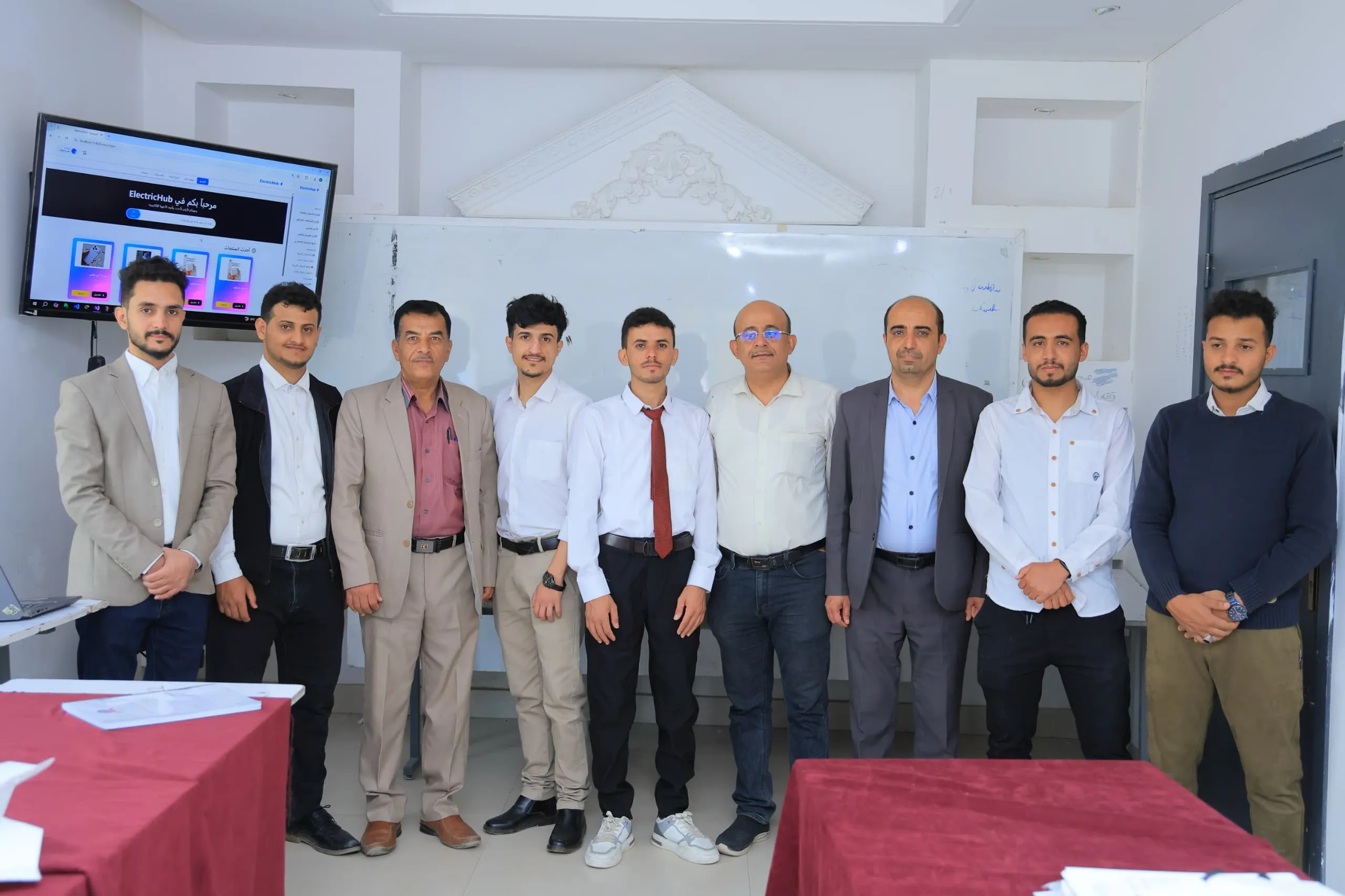 من الفكرة إلى الريادة الرقمية.. طلبة تكنولوجيا المعلومات بالجامعة الإماراتية يبتكرون نظاماً متكاملاً لإدارة التجارة الإلكترونية والعمليات المالية