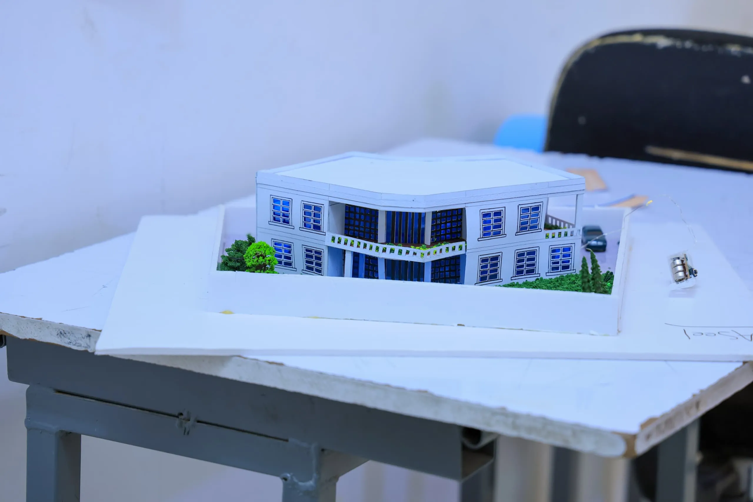 Promising innovations in the world of design: First-year students in the Interior Design Department present residential villa projects with an innovative, modern vision.