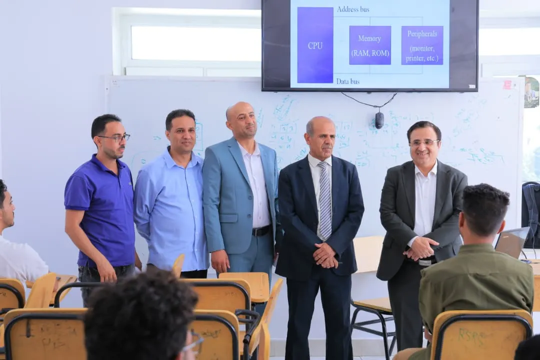 دشّن رئيس الجامعة، الدكتور خالد أحمد صلاح، انطلاق العملية التعليمية للعام الجامعي الجديد 1448هجري الموافق 2026-2027م