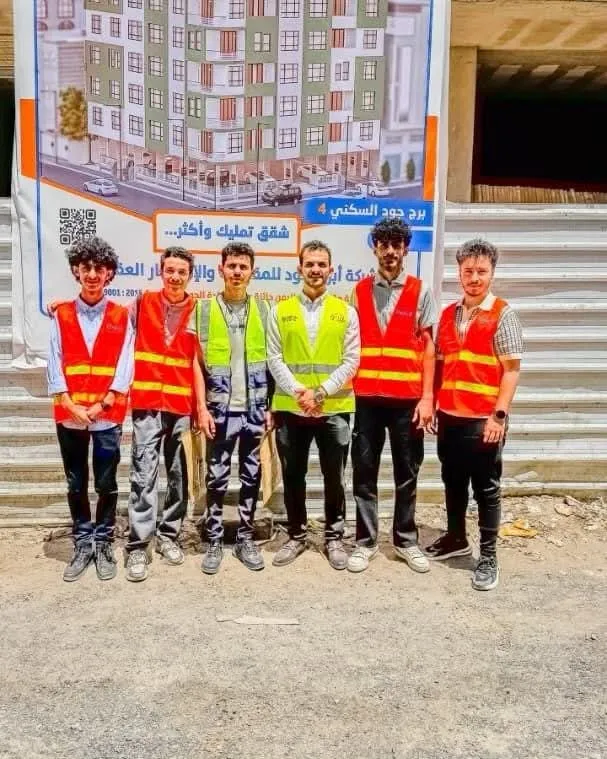 ضمن برامج التدريب الميداني.. طلبة التصميم الداخلي بالجامعة الإماراتية الدولية ينفذون زيارة علمية إلى أبراج جود
