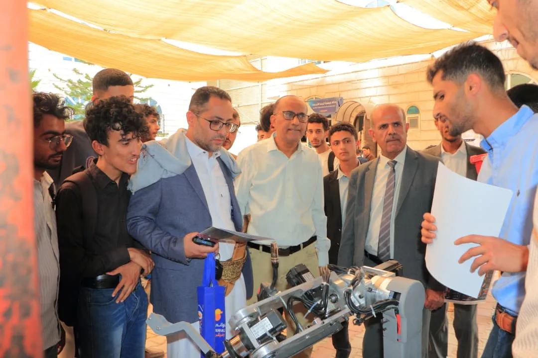الجامعة الإماراتية الدولية تفتتح معرض المشاريع الابتكارية لطلبة كلية الهندسة وتكنولوجيا المعلومات.