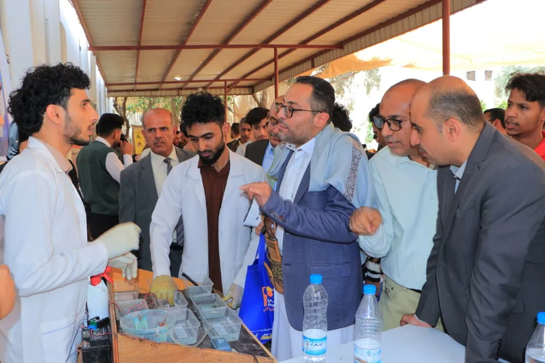 الجامعة الإماراتية الدولية تفتتح معرض المشاريع الابتكارية لطلبة كلية الهندسة وتكنولوجيا المعلومات.