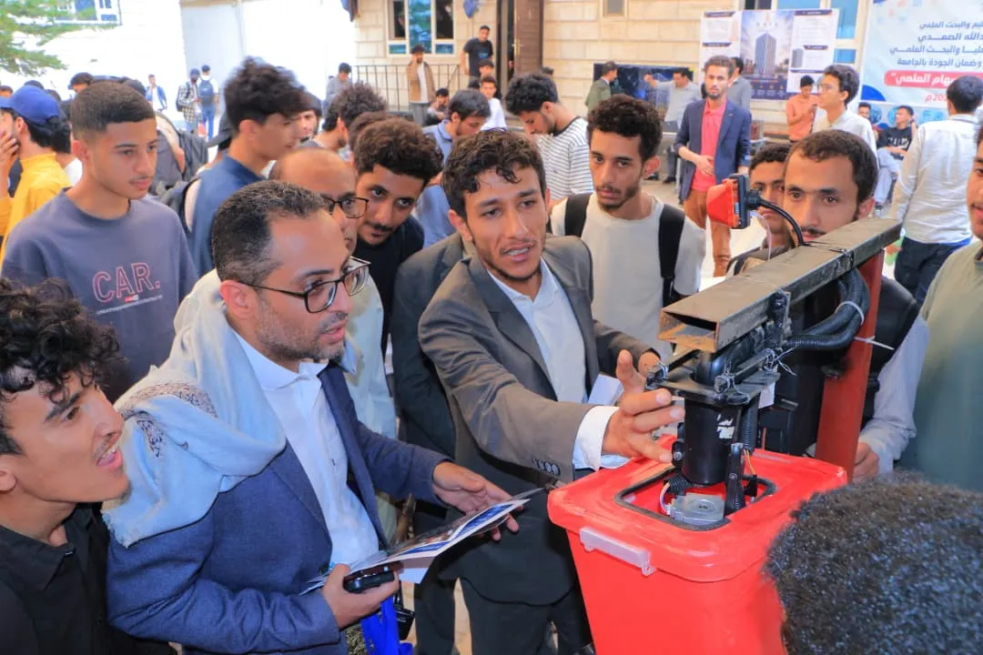 الجامعة الإماراتية الدولية تفتتح معرض المشاريع الابتكارية لطلبة كلية الهندسة وتكنولوجيا المعلومات.