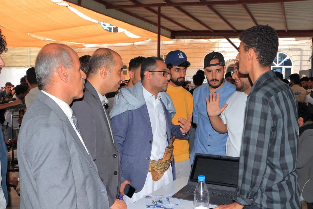 الجامعة الإماراتية الدولية تفتتح معرض المشاريع الابتكارية لطلبة كلية الهندسة وتكنولوجيا المعلومات.