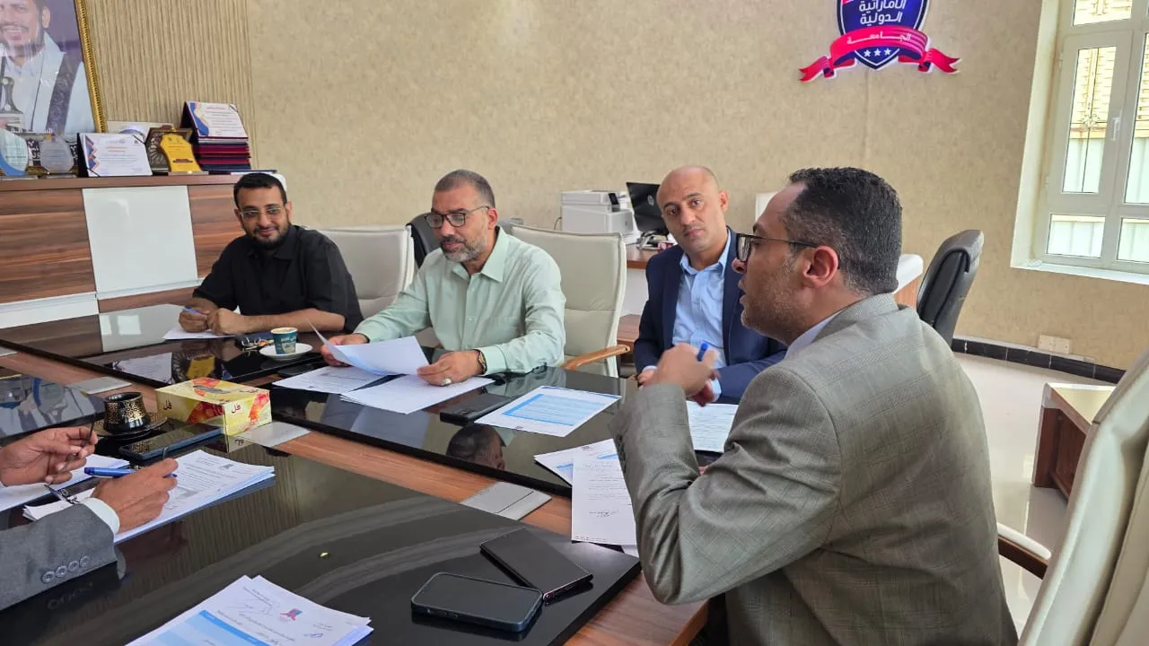 الجامعة الإماراتية الدولية تعقد اجتماعها الدوري لمجلس شؤون الطلاب.