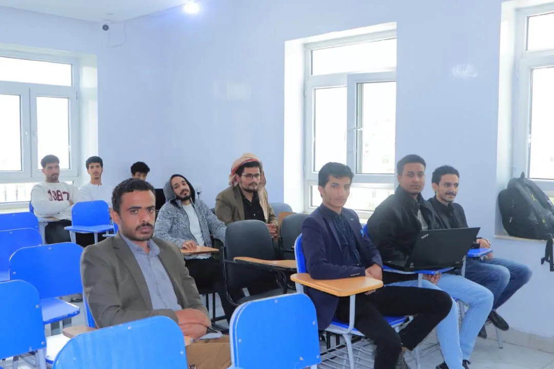 عميد كلية الهندسة وتكنولوجيا المعلومات يدشن الدورة التدريبية المتخصصة في تقييم الطبقات النفطية باستخدام برنامج (IP)