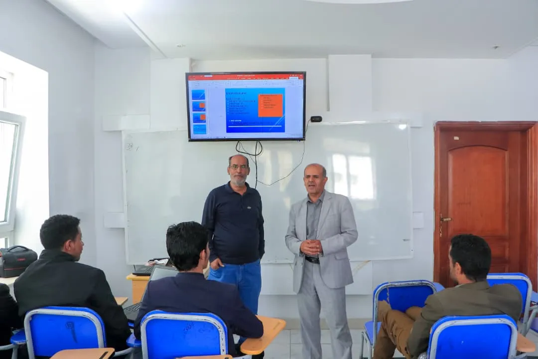 عميد كلية الهندسة وتكنولوجيا المعلومات يدشن الدورة التدريبية المتخصصة في تقييم الطبقات النفطية باستخدام برنامج (IP)
